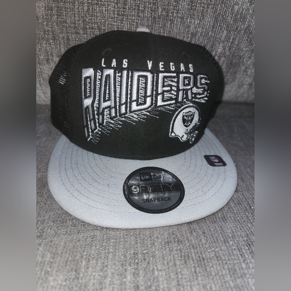 Las Vegas Raiders Breathable New Era Snapback - Picture 1 of 7